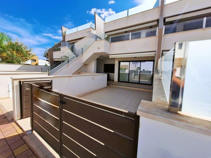 Image No.1-3 Bed Property for sale