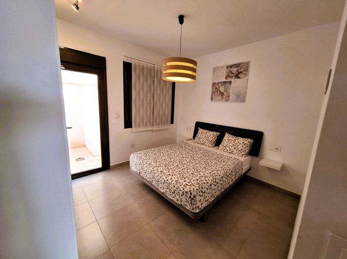 Image No.12-3 Bed Property for sale