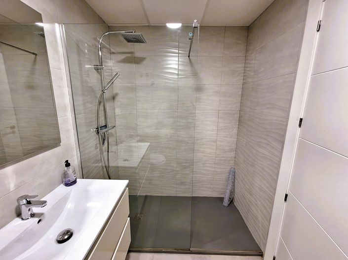 Image No.14-3 Bed Property for sale