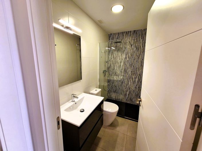 Image No.19-3 Bed Property for sale