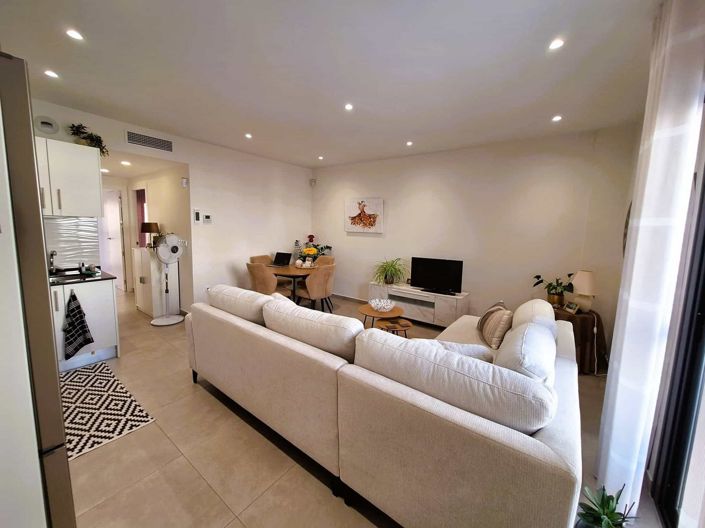 Image No.10-2 Bed Property for sale