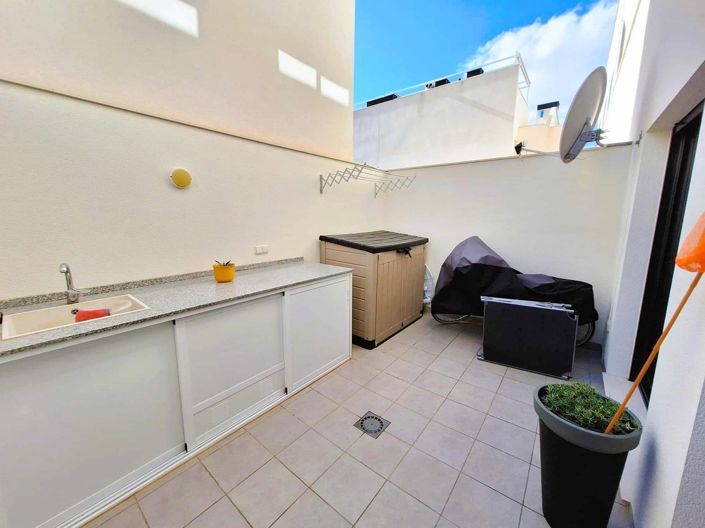 Image No.15-2 Bed Property for sale