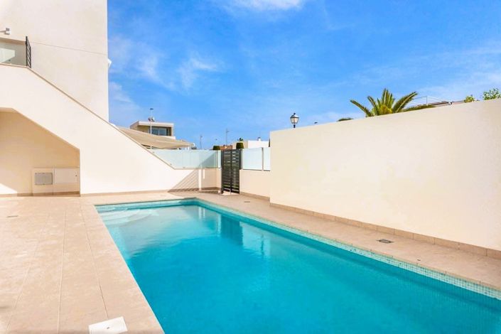 Image No.17-2 Bed Property for sale