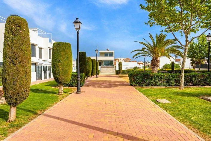 Image No.18-2 Bed Property for sale