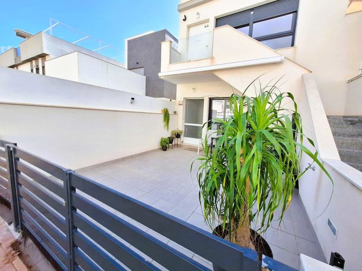 Image No.5-2 Bed Property for sale