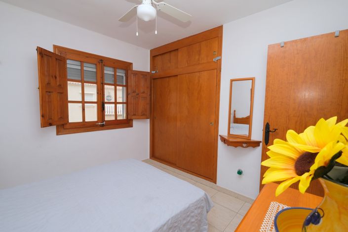 Image No.8-2 Bed Property for sale