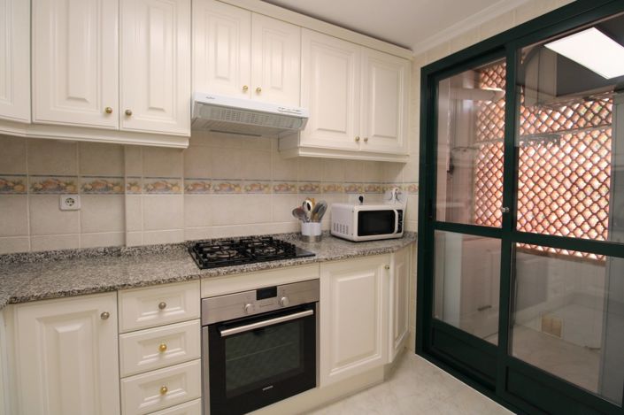 Image No.12-2 Bed Townhouse for sale