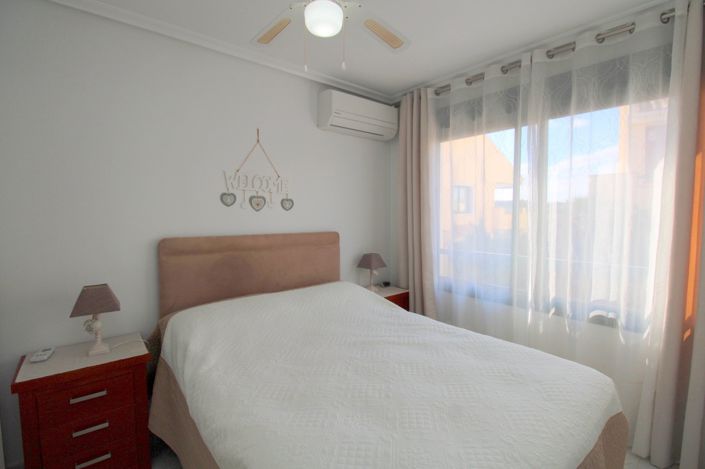 Image No.12-2 Bed Townhouse for sale