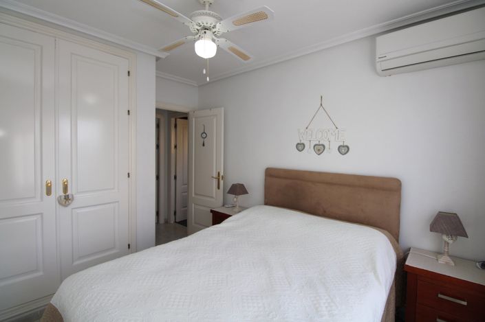 Image No.20-2 Bed Townhouse for sale