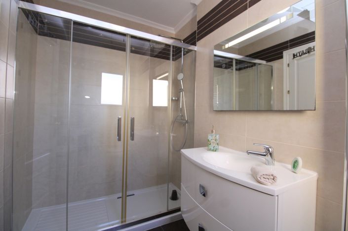 Image No.21-2 Bed Townhouse for sale