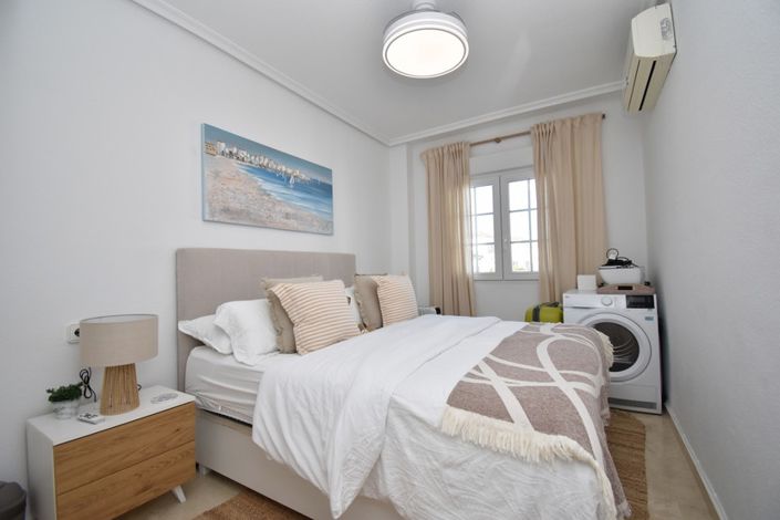 Image No.16-2 Bed Townhouse for sale