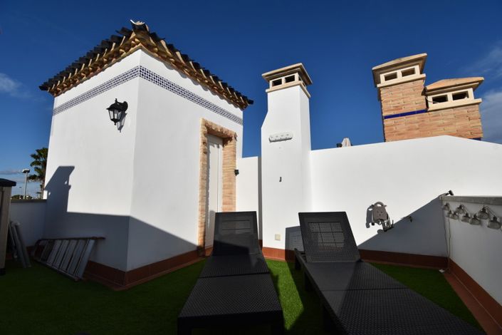 Image No.19-2 Bed Townhouse for sale