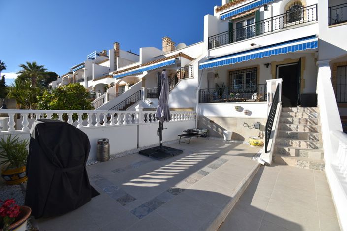 Image No.25-2 Bed Townhouse for sale