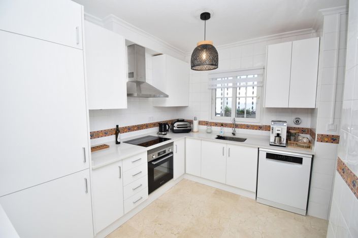 Image No.5-2 Bed Townhouse for sale