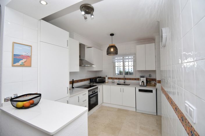 Image No.6-2 Bed Townhouse for sale