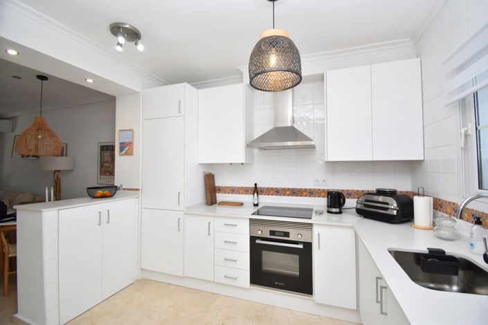 Image No.7-2 Bed Townhouse for sale