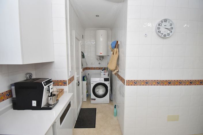 Image No.8-2 Bed Townhouse for sale