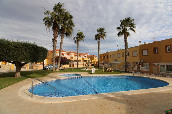 Image No.25-2 Bed Townhouse for sale