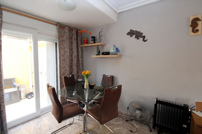 Image No.7-2 Bed Townhouse for sale