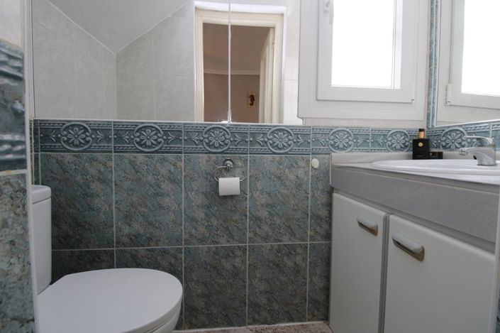 Image No.8-2 Bed Townhouse for sale