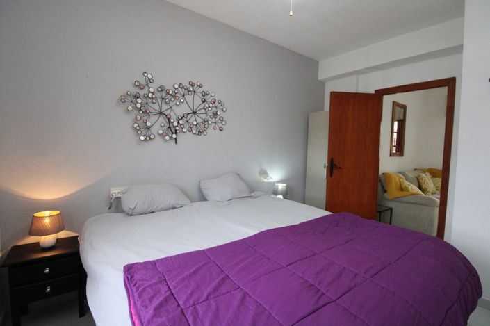 Image No.13-1 Bed Property for sale