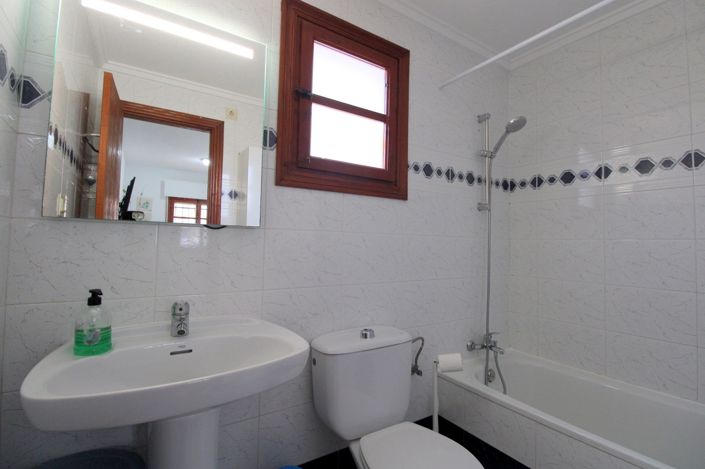 Image No.16-1 Bed Property for sale