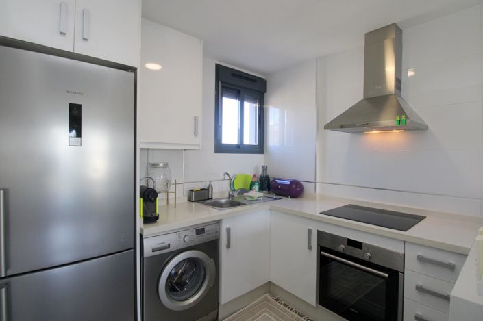 Image No.10-2 Bed Property for sale