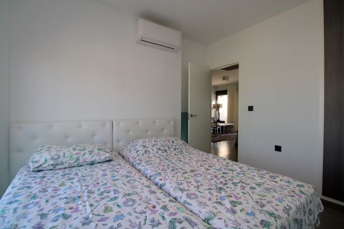 Image No.15-2 Bed Property for sale