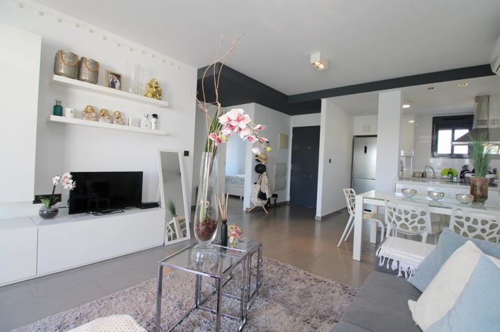 Image No.8-2 Bed Property for sale