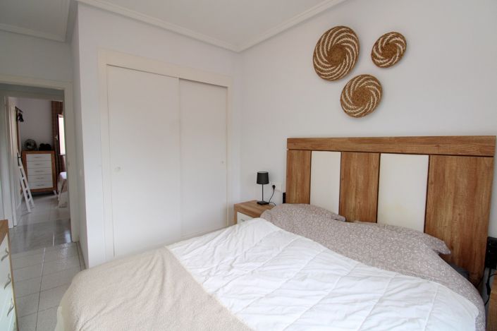 Image No.14-3 Bed Property for sale