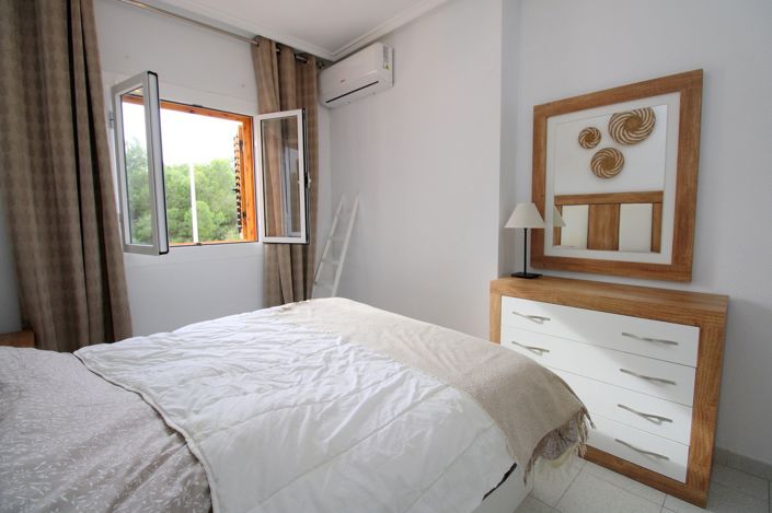 Image No.15-3 Bed Property for sale