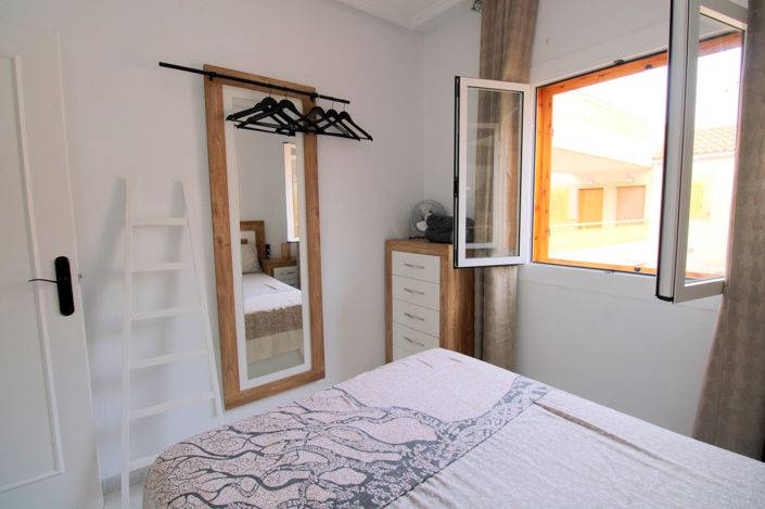 Image No.18-3 Bed Property for sale