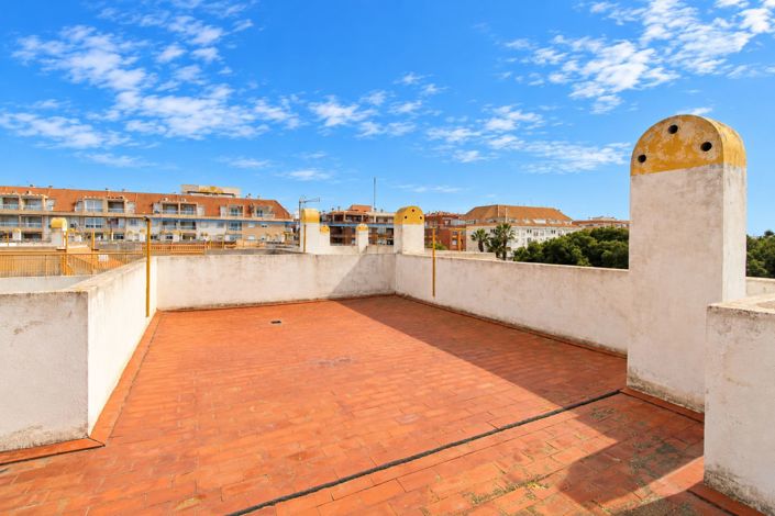 Image No.20-3 Bed Property for sale