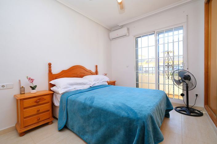 Image No.10-3 Bed Townhouse for sale