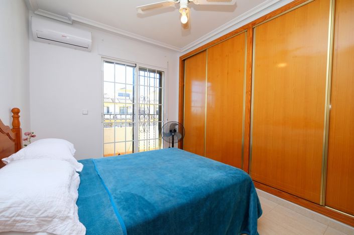 Image No.11-3 Bed Townhouse for sale