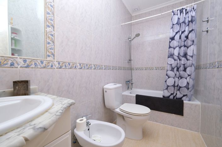 Image No.14-3 Bed Townhouse for sale