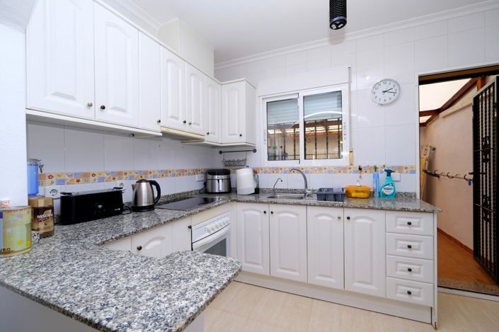 Image No.3-3 Bed Townhouse for sale