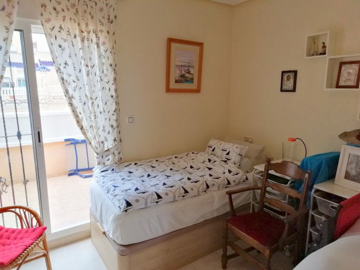 Image No.12-2 Bed Townhouse for sale