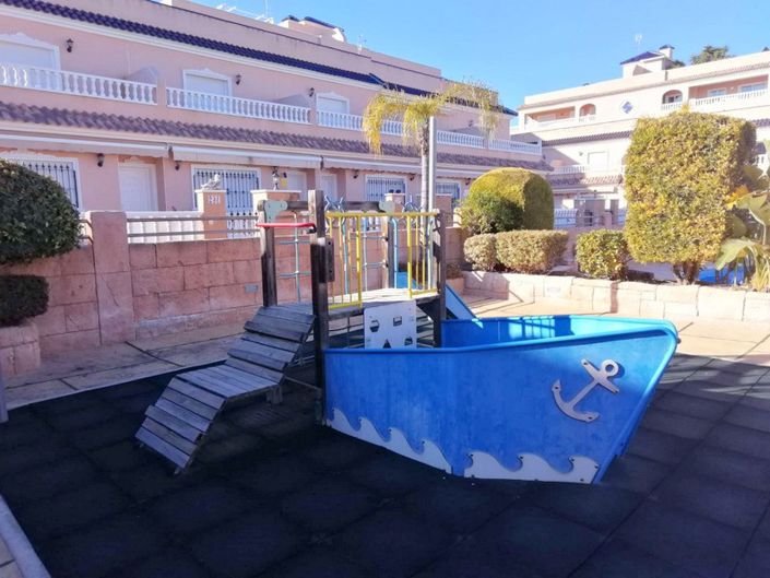 Image No.20-2 Bed Townhouse for sale