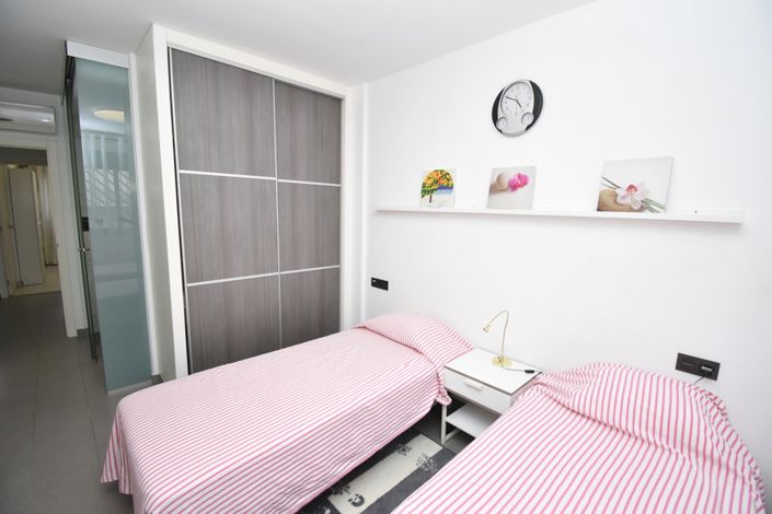 Image No.16-Propriété de 2 chambres à vendre
