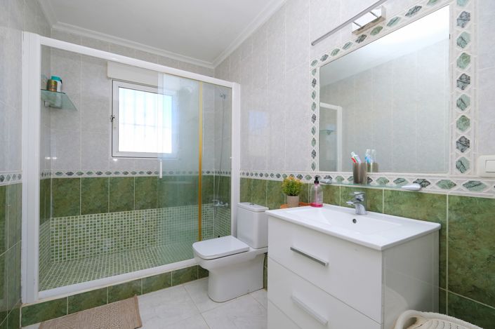 Image No.10-4 Bed Villa for sale