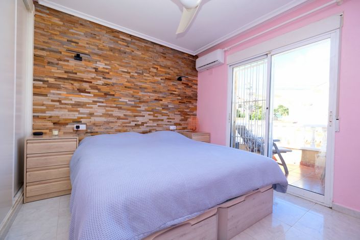 Image No.8-4 Bed Villa for sale