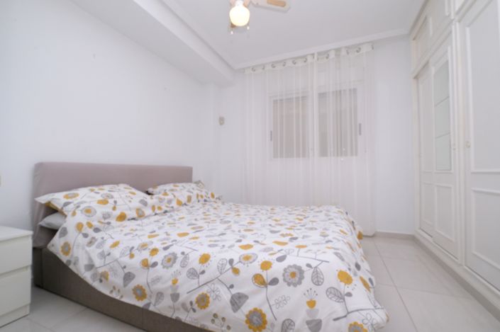 Image No.11-2 Bed Property for sale