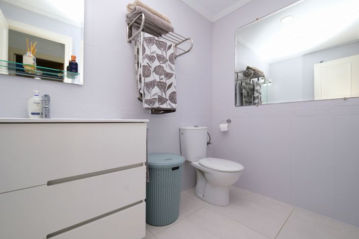 Image No.13-2 Bed Property for sale