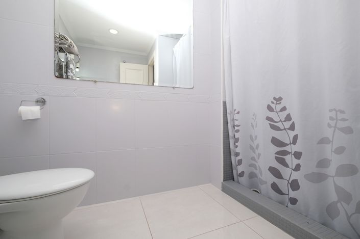 Image No.14-2 Bed Property for sale