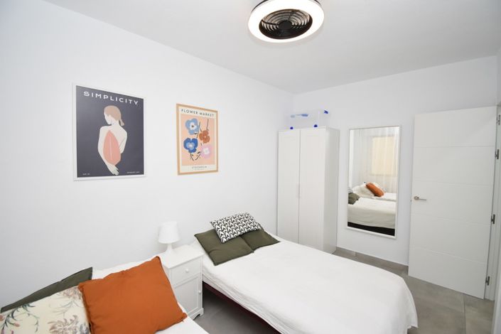 Image No.12-2 Bed Property for sale