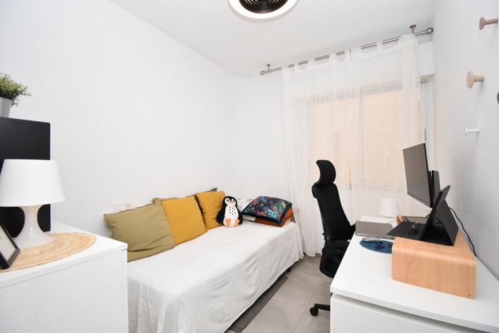 Image No.13-2 Bed Property for sale