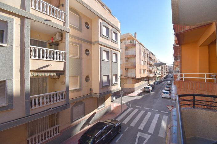 Image No.17-2 Bed Property for sale