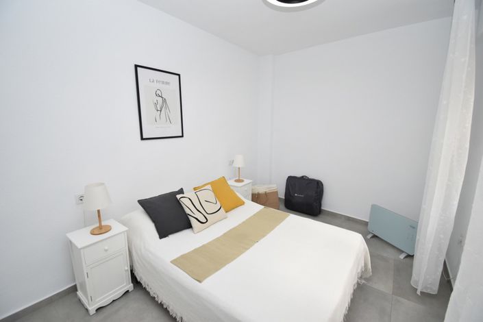 Image No.9-2 Bed Property for sale