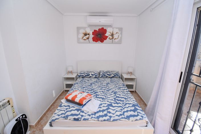 Image No.14-3 Bed Townhouse for sale